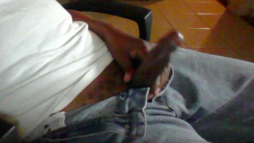 Sitting at my computer enjoying the gorgeous hele77