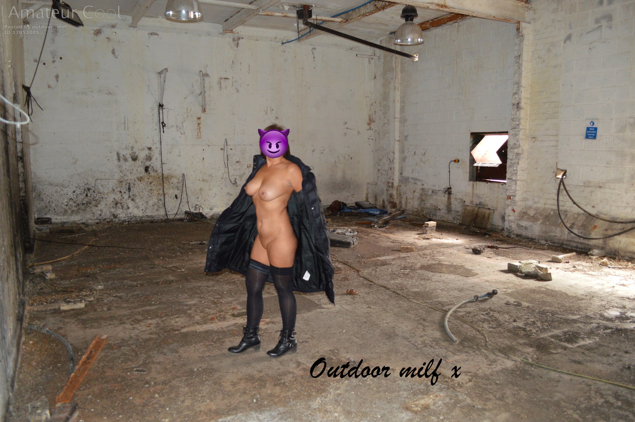 Naked adventure in abandoned buildings x