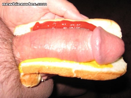 Who ordered the hotdog with the Millerlite?