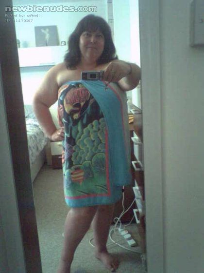 Fresh out of the bath ... can you rub me down please ;)